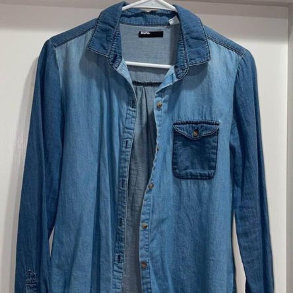 URBAN OUTFITTERS - BDG Blue Denim Button Up Long Sleeve